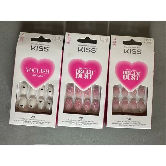 Kiss Short Length Pink Glitter and Black and White Heart Nails New - Picture 1 of 3